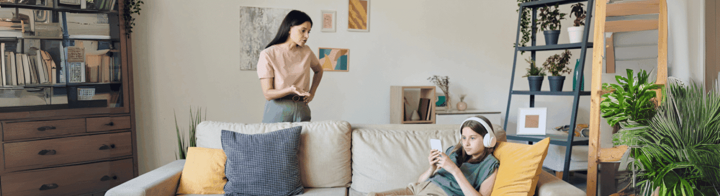 Saying of the Day: A palabras necias, oídos sordos - Learn Spanish - Spanish Saying - Speak Spanish - Easy Español
