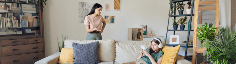 Saying of the Day: A palabras necias, oídos sordos - Learn Spanish - Spanish Saying - Speak Spanish - Easy Español