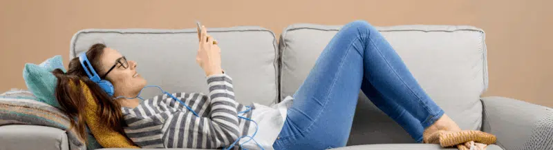 Spanish Saying: 'Más vale solo que mal acompañado' - Learn Spanish - Speak Spanish - Practice Spanish - Easy Español