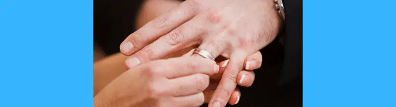 Saying of the day: Como anillo al dedo - Easy Español