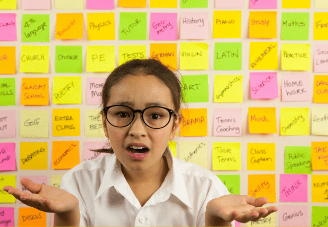 Phrases of obligation: Tener que & hay que - Easy Español