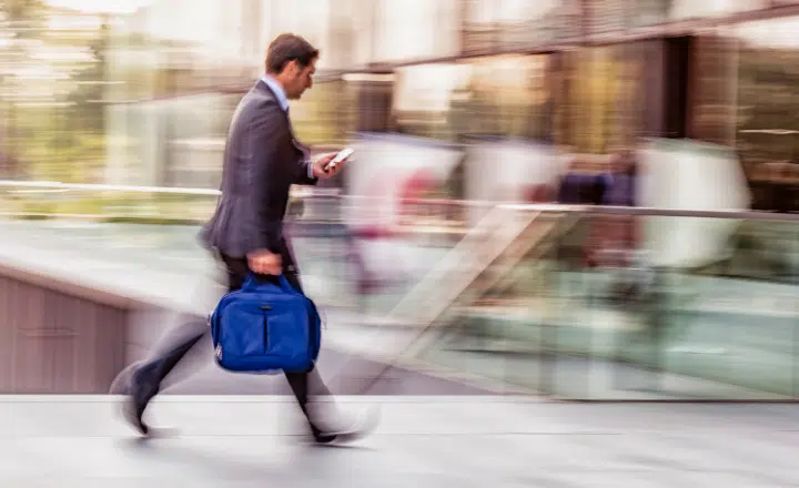 La palabra del día: Santiamén - Easy Español