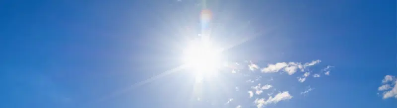 Saying of the day: No hay sábado sin sol, ni niña sin amor ni vieja sin dolor - Easy Español