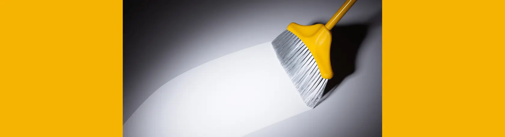 Saying of the day: Escoba nueva barre bien - Easy Español