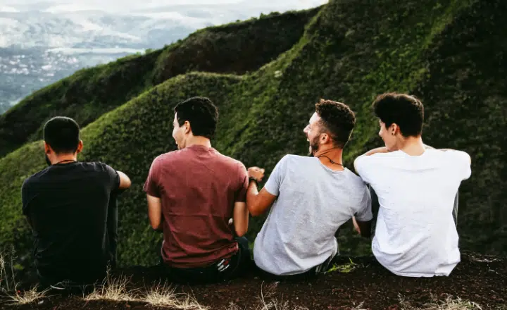 La palabra del día: Compinche - Easy Español