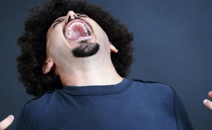 Saying of the day: "Poner el grito en el cielo" - Easy Español