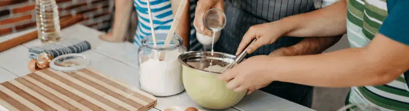 Saying of the day: Haciendo y deshaciendo se va aprendiendo - Easy Español