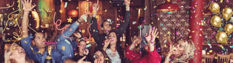 Saying of the day: Tirar la casa por la ventana - Easy Español