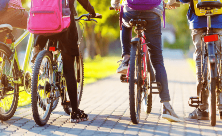 Review the uses of the tricky preposition EN to improve your Spanish grammar skills (Lower Beginners II) - Easy Español - Learn Spanish Grammar - Speak Spanish now!