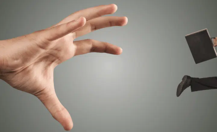 Learn new Spanish idioms: Dejar el pelero - Speak Spanish - Learn Spanish - Easy Español