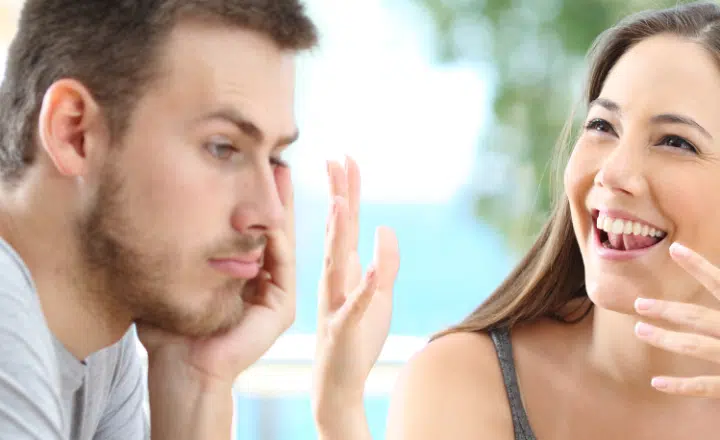 Boost up your repertoire of Spanish idioms: Darle el avión - Speak Spanish - Spanish sayings - Easy Español