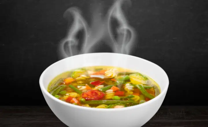 Enrich your everyday conversation with the curious Spanish idiom 'Sacarle la sopa' - Mexican sayings - Mexican idioms - Speak Spanish - Learn Spanish - Easy Español