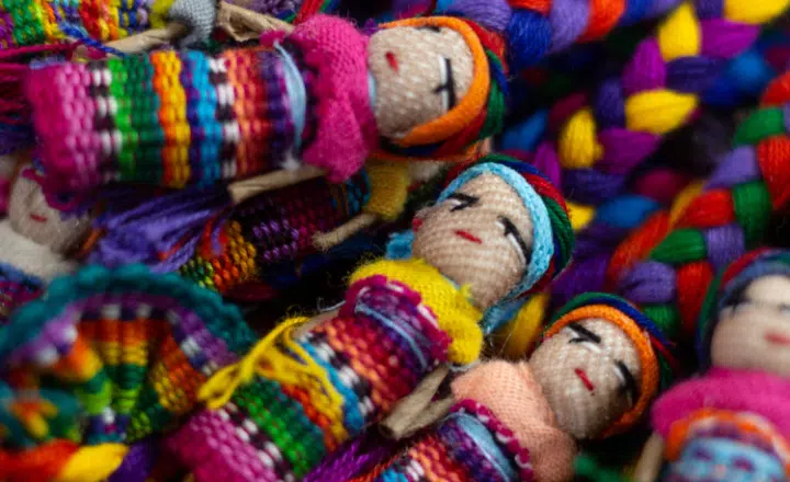 Spanish listening practice: Las muñequitas quitapenas, muñequitas que sanan el alma - Worry dolls - Spanish podcast - Spanish listening skills - Speak Spanish - Learn Spanish - Easy Español