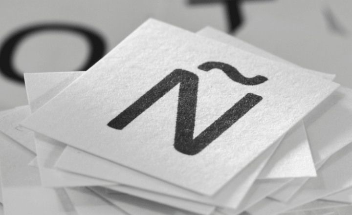 Hear about the interesting origins of the LETTER 'Ñ' while sprucing up your Spanish listening comprehension - Spanish Podcast - Spanish on the Go - Learn Spanish - Practice Spanish - Spanish listening - Spanish audio - Easy Español