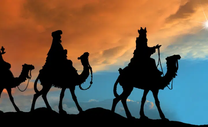 Listen to our Spanish Podcast and learn about the DÍA DE REYES celebrations all over Spain and Latin America - Spanish on the Go - Learn Spanish - Speak Spanish - Practice Spanish - Easy Español