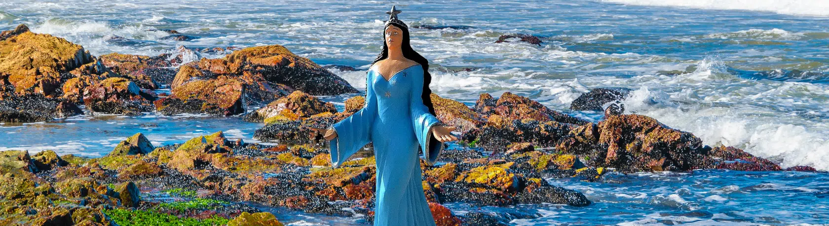 Tune in to our Spanish Podcast to hear about LA FIESTA DE LEMANJÁ that combines African Yoruba and Catholic practices - Spanish on the Go - Spanish listening - Learn Spanish - Practice Spanish - Spanish audios - Easy Español