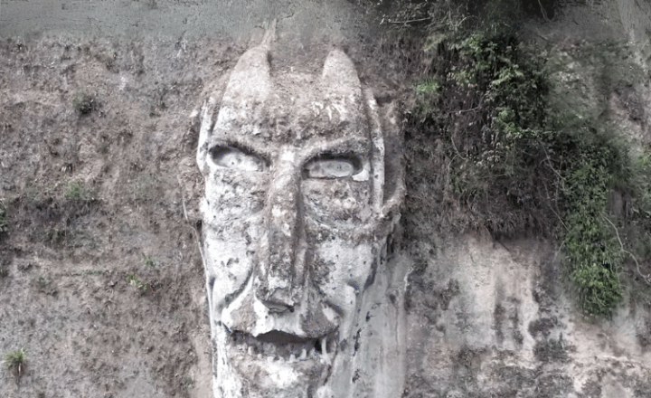 Spanish Podcast: 'El Poder Brutal', a  controversial sculpture from Ecuador - Spanish on the Go - Spanish audio - Spanish listening comprehension - Spanish practice - Learn Spanish - Study Spanish - Easy Español