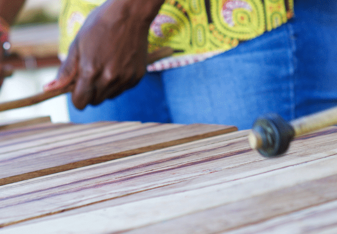 Spanish Podcast: Sway to the sweet rhythm of LAS MARIMBAS, the popular wooden instrument present across Latin America music - Spanish on the Go - Spanish audio - Learn Spanish - Speak Spanish - Practice Spanish - Easy Español