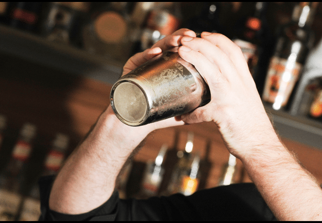 Spanish verb: Zarandear - Spanish Word of the Day - Palabra del Día - Spanish verbos - Spanish vocabulary - Learn Spanish - Speak Spanish - Study Spanish - Easy Español