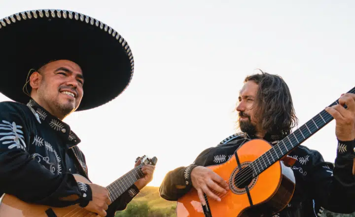 Music to spread news? Hear all about the original and present role of LOS CORRIDOS MEXICANOS - Spanish Podcast - Spanish on the Go - Spanish audios - Spanish listening comprehension - Learn Spanish - Speak Spanish - Practice Spanish - Study Spanish - Mexico - Mexican culture - Cultura mexicana - Easy Español
