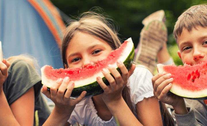 Learn the Spanish idiom: Ponerse morado / morada - Speak Spanish - Practice Spanish - Learn Spanish - Spanish sayings - Spanish expressions - Easy Español